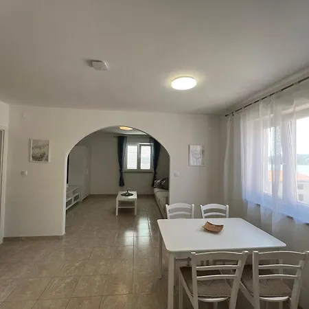 Laguna Apartment