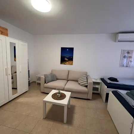 Laguna Apartment